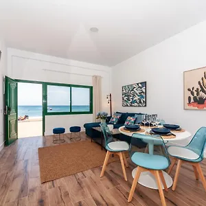 Apartment Luxury Sea Front V, Playa Honda (Lanzarote)